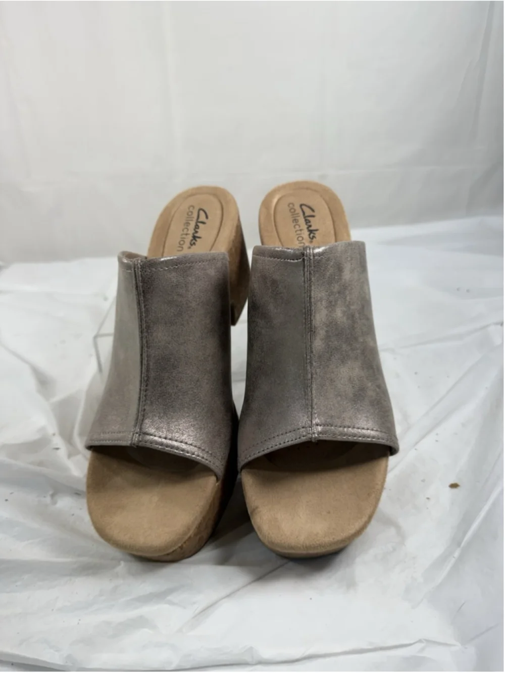 Clarks Collection Nerisa Vine Wedge Sandals Taupe Metallic Size 8 nubuck leather